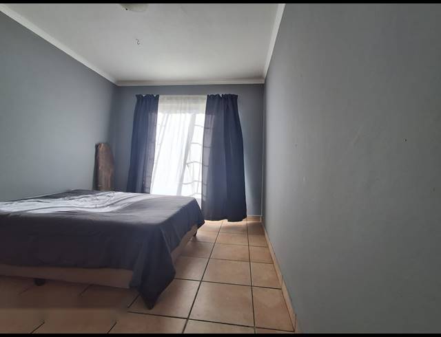 2 BEDROOM TOWNHOUSE FOR SALE IN CASTLEVIEW